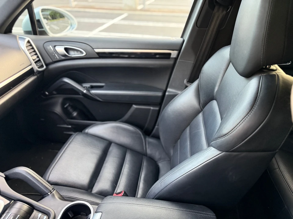 2016 Porsche 958 Cayenne S - Image 7 of 15