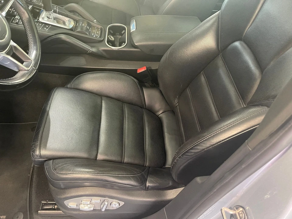 2016 Porsche 958 Cayenne S - Image 8 of 15
