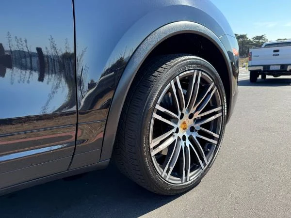 2016 Porsche 958 Cayenne S - Image 5 of 9