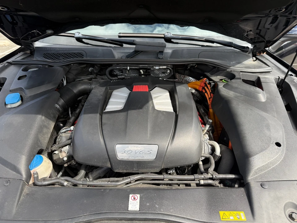 2016 Porsche 958 Cayenne - Image 10 of 20