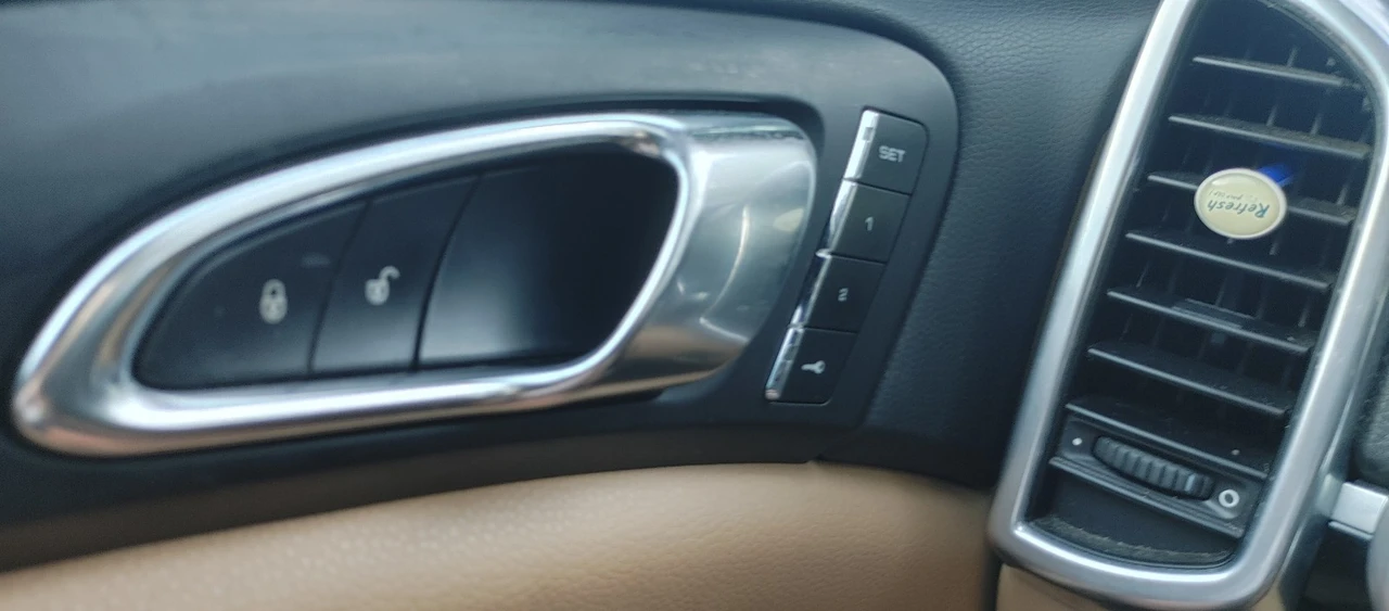 2016 Porsche 958 Cayenne - Image 17 of 20