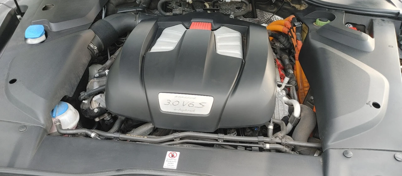 2016 Porsche 958 Cayenne - Image 18 of 20