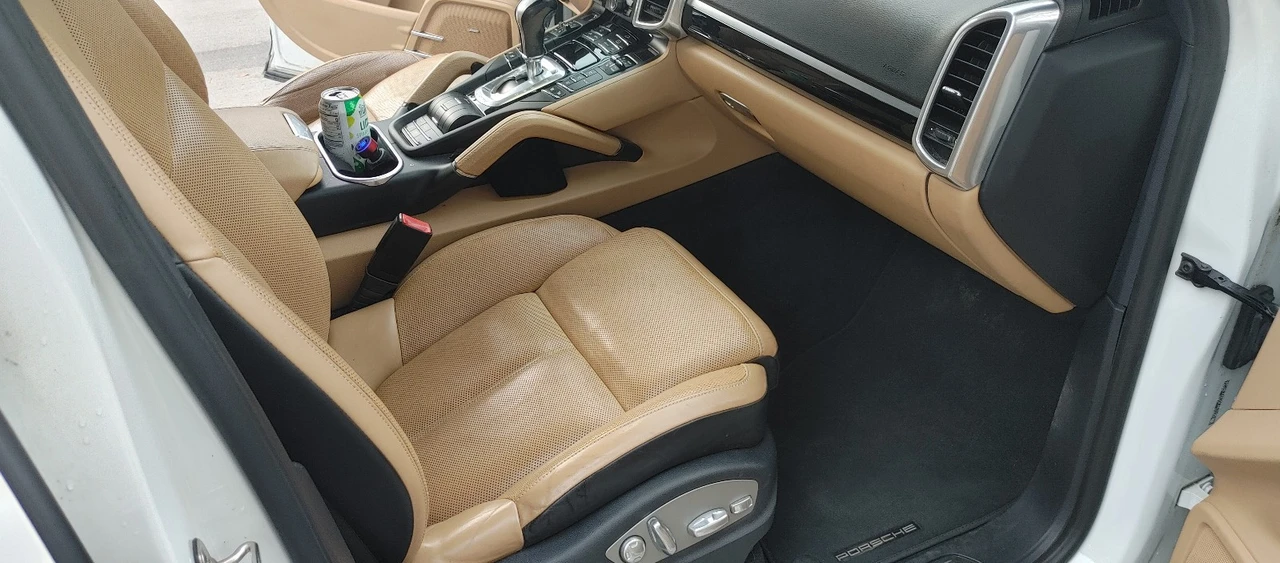 2016 Porsche 958 Cayenne - Image 6 of 20