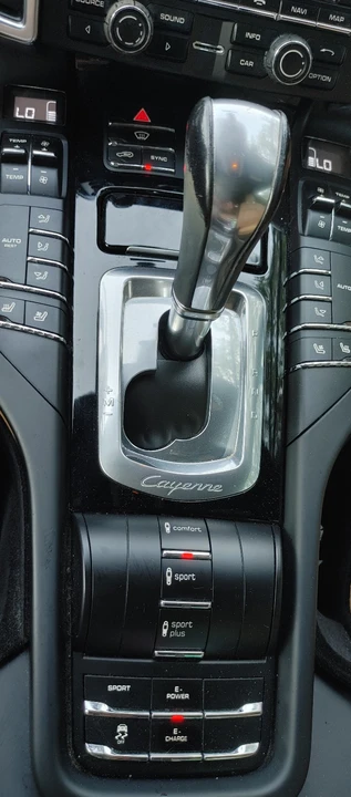 2016 Porsche 958 Cayenne - Image 12 of 20