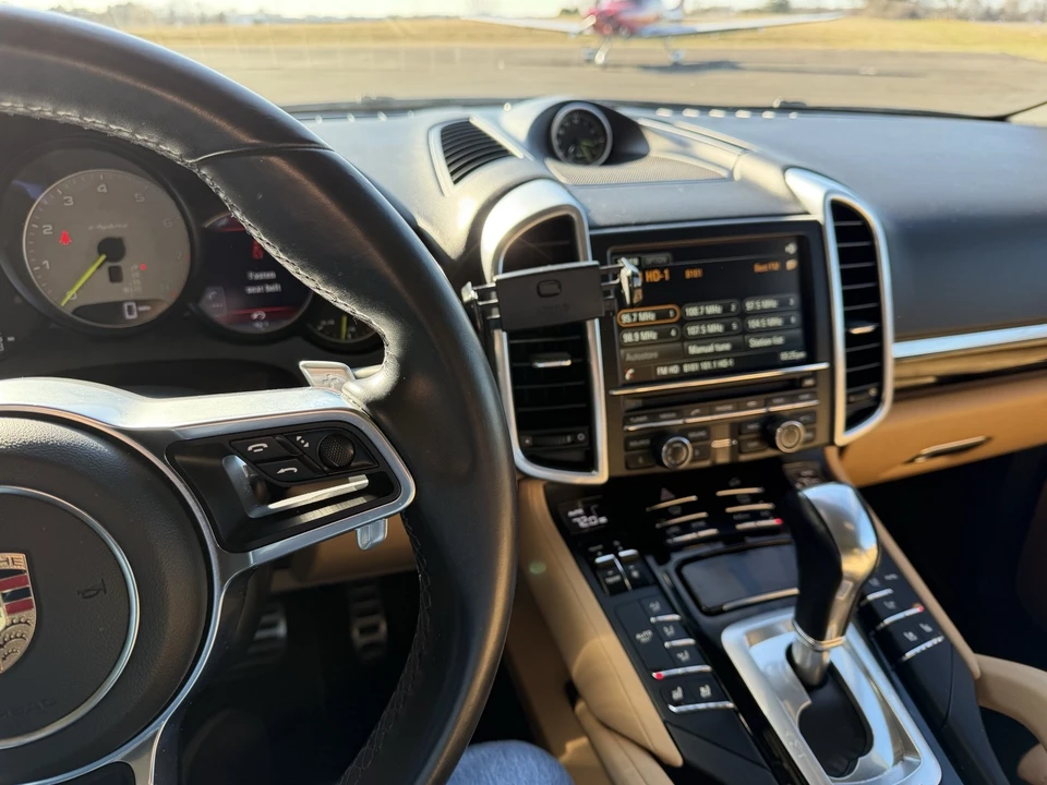 2016 Porsche 958 Cayenne S - Image 14 of 18