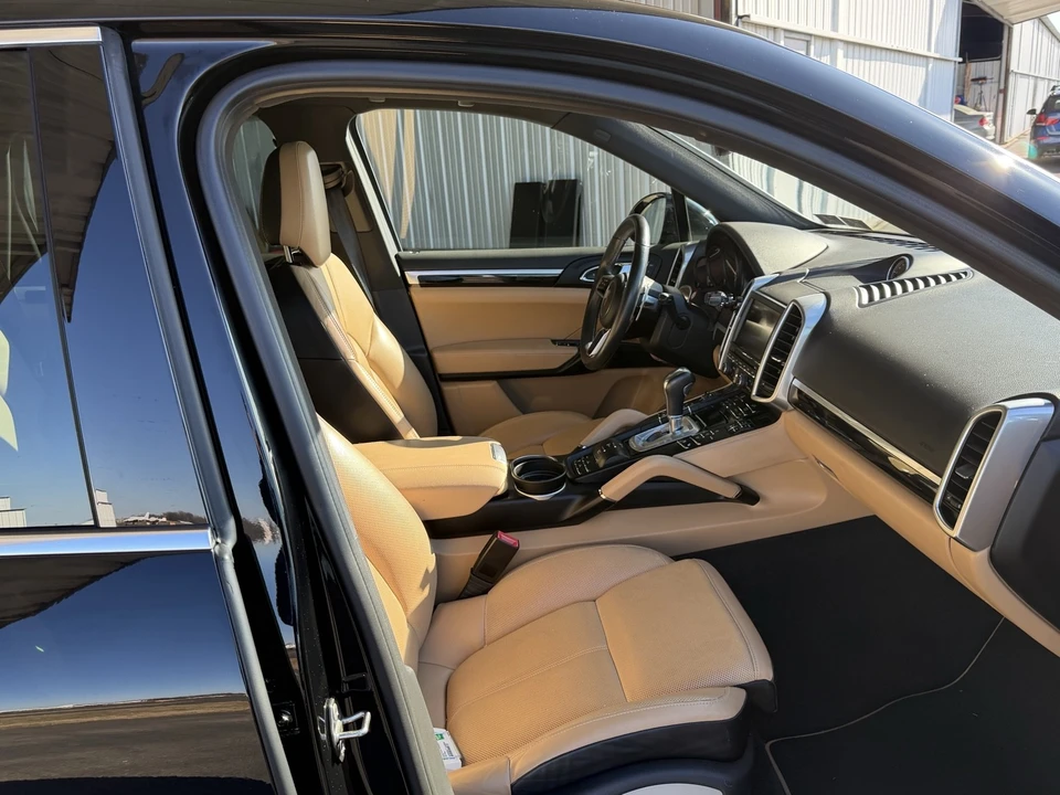 2016 Porsche 958 Cayenne S - Image 16 of 18