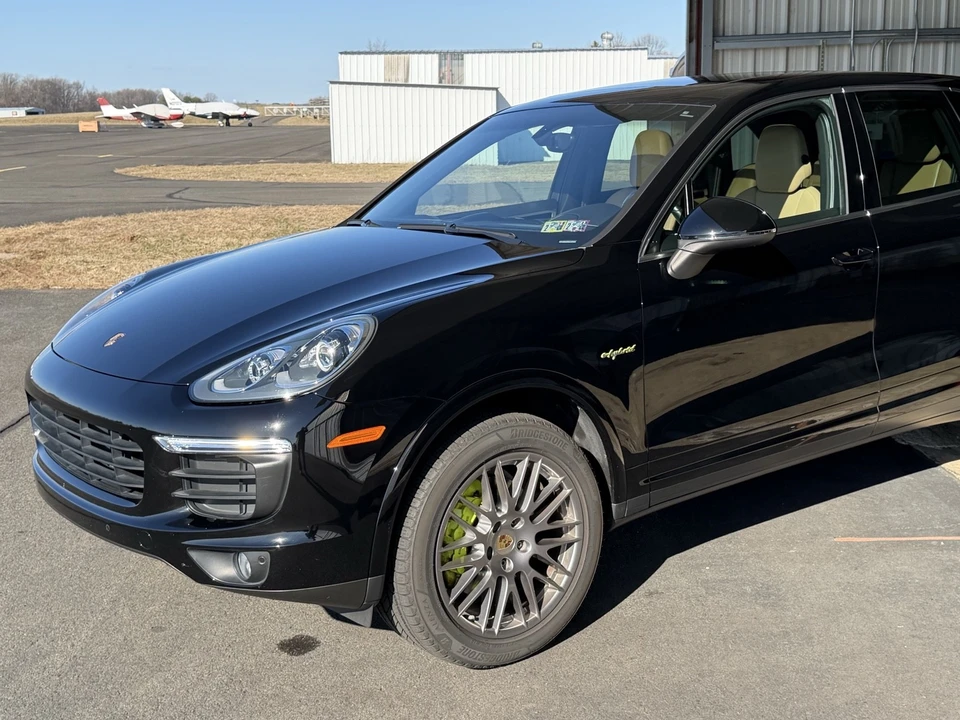 2016 Porsche 958 Cayenne S - Image 3 of 18