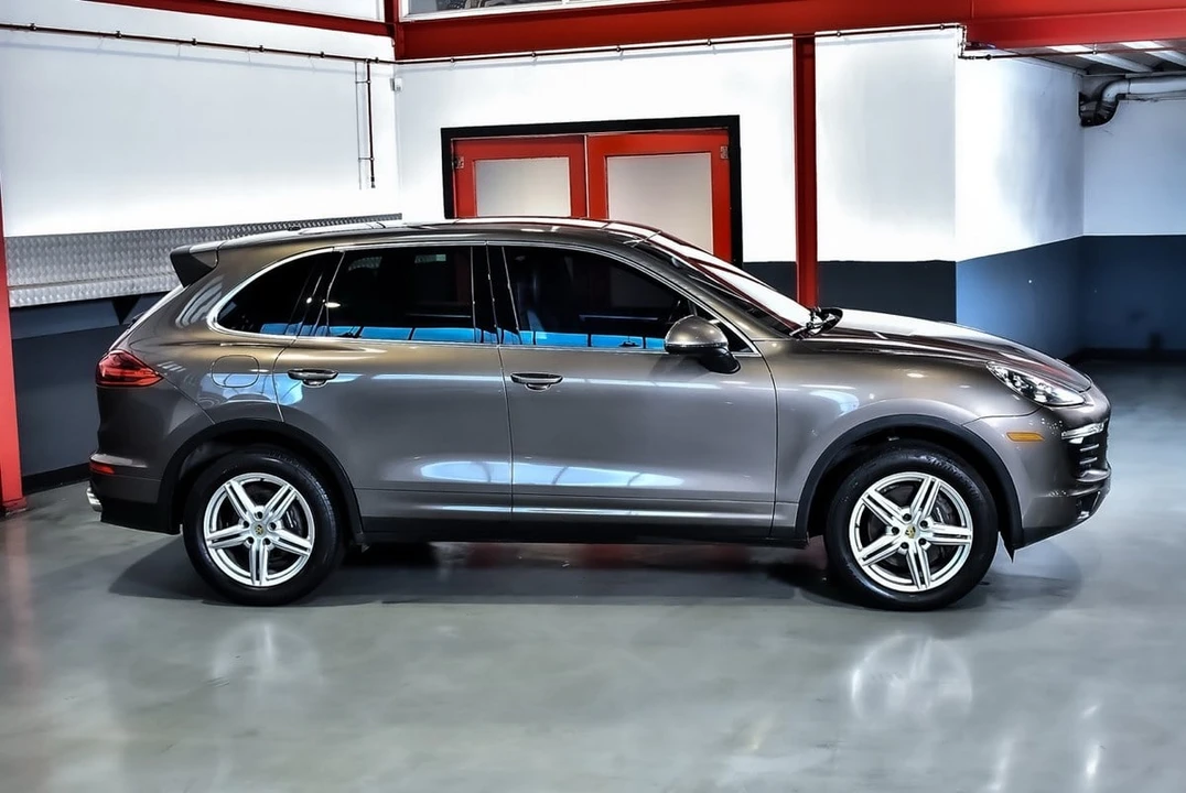 2016 Porsche 958 Cayenne - Image 7 of 30