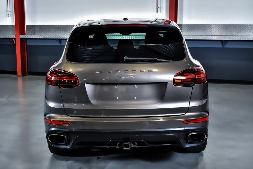 2016 Porsche 958 Cayenne - Image 13 of 30