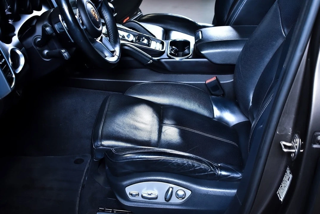 2016 Porsche 958 Cayenne - Image 27 of 30