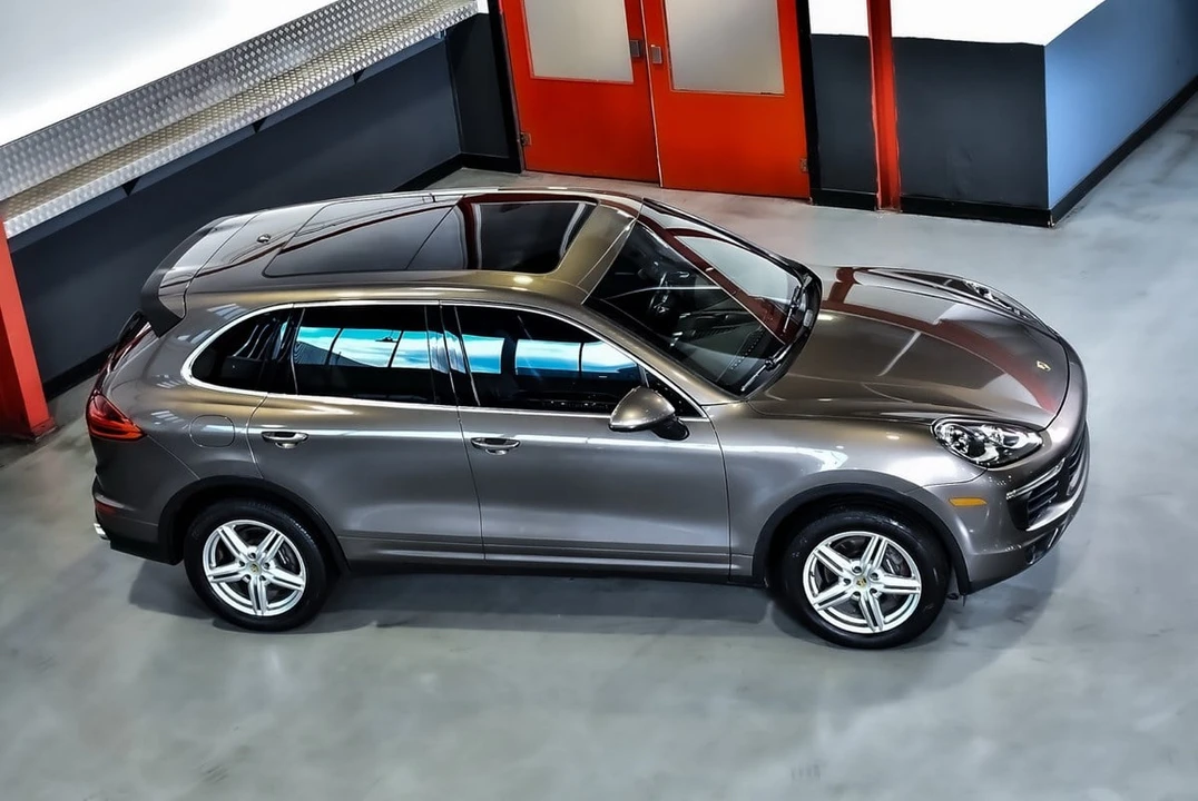 2016 Porsche 958 Cayenne - Image 12 of 30