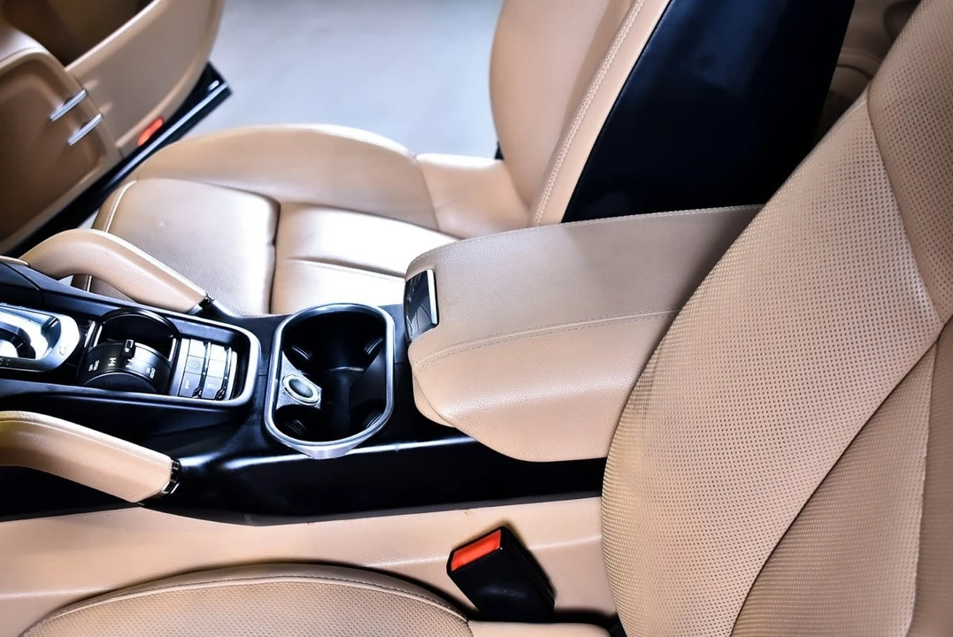 2016 Porsche 958 Cayenne - Image 28 of 31