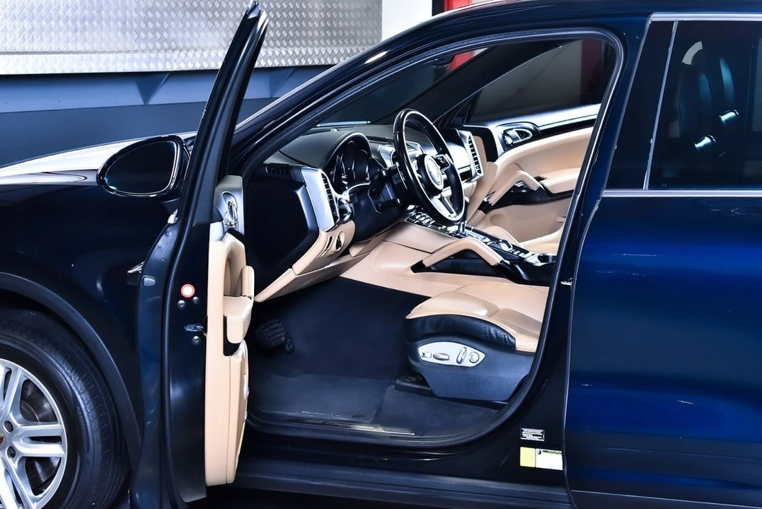 2016 Porsche 958 Cayenne - Image 24 of 31