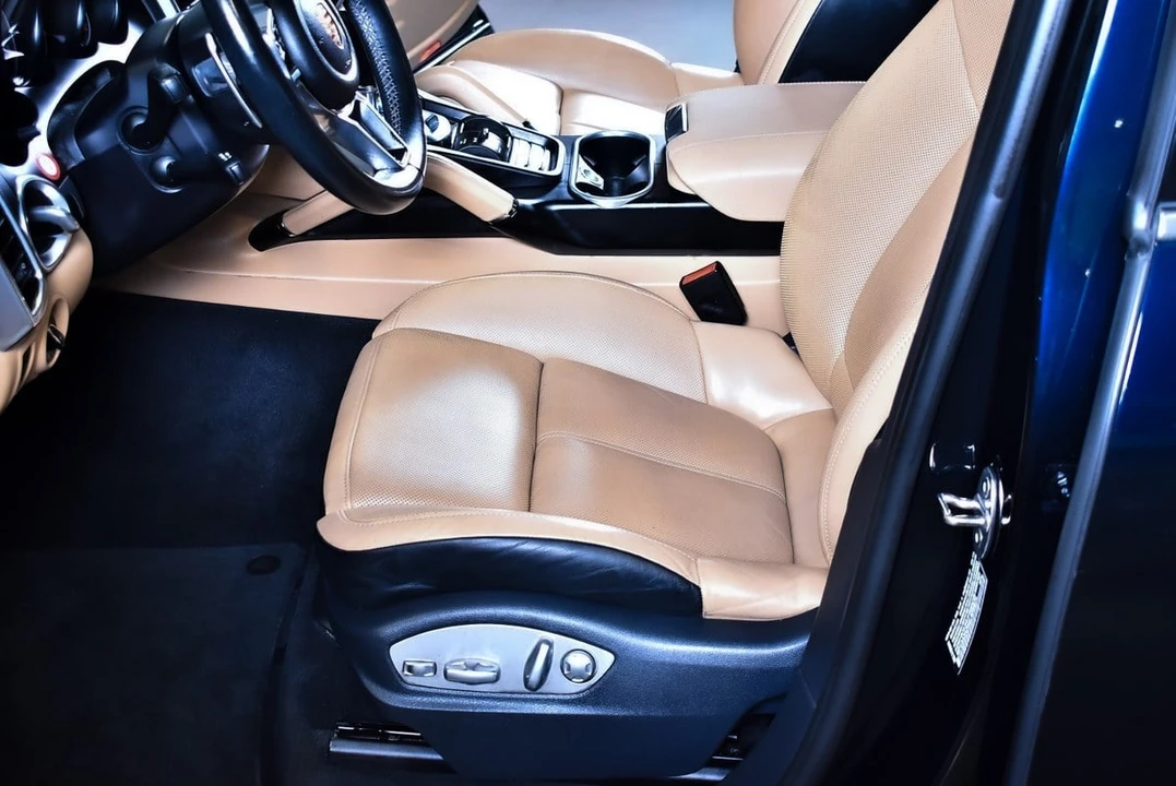 2016 Porsche 958 Cayenne - Image 25 of 31