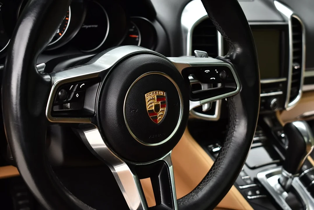 2016 Porsche 958 Cayenne - Image 24 of 31