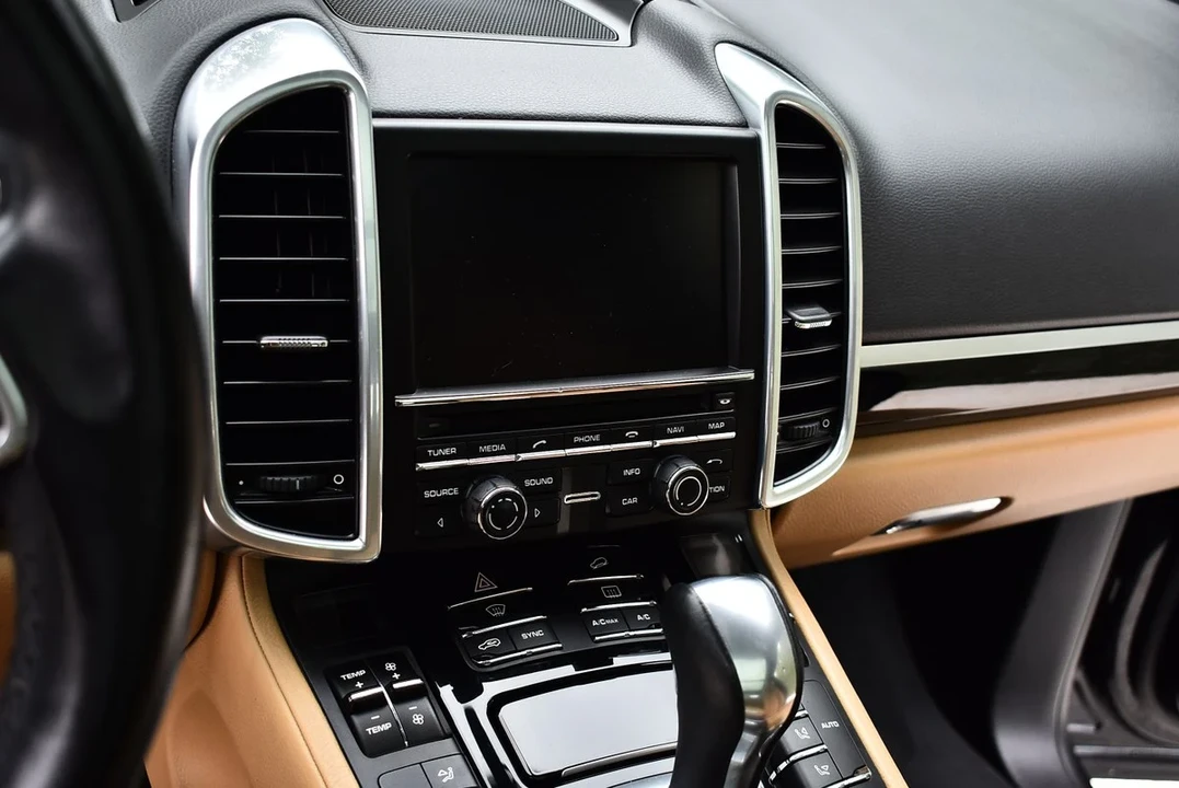 2016 Porsche 958 Cayenne - Image 29 of 31