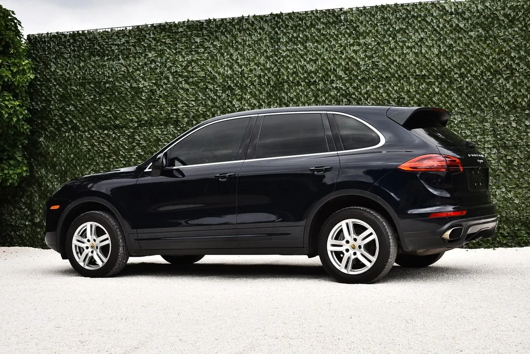 2016 Porsche 958 Cayenne - Image 13 of 31