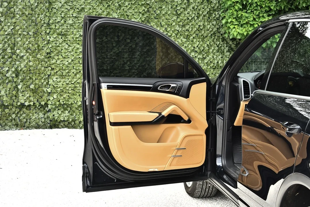 2016 Porsche 958 Cayenne - Image 15 of 31