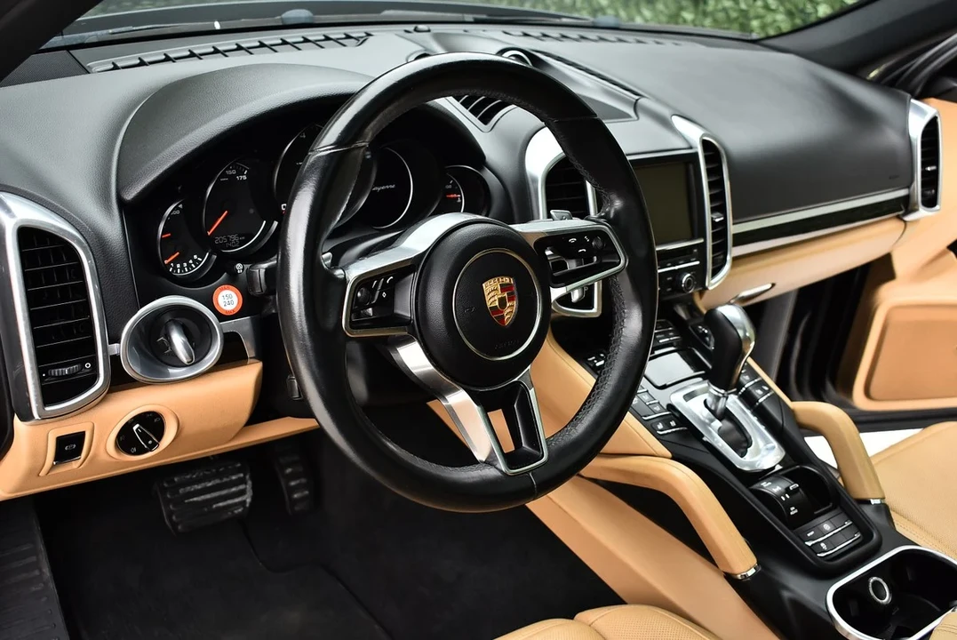2016 Porsche 958 Cayenne - Image 23 of 31