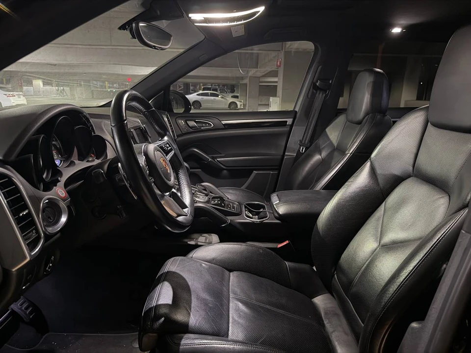 2016 Porsche 958 Cayenne - Image 9 of 13