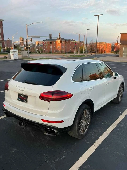 2016 Porsche 958 Cayenne - Image 9 of 20