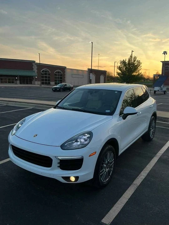 2016 Porsche 958 Cayenne - Image 3 of 20