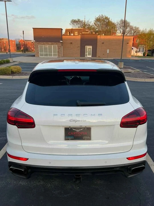 2016 Porsche 958 Cayenne - Image 10 of 20