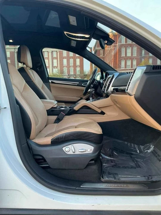 2016 Porsche 958 Cayenne - Image 18 of 20