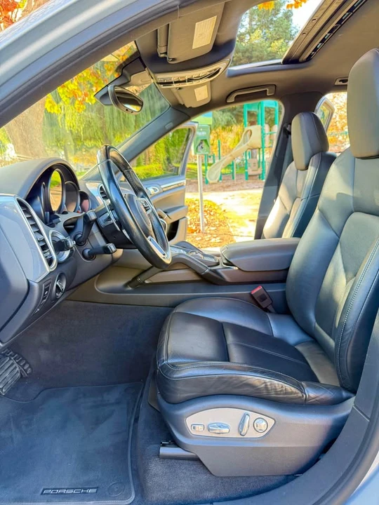 2016 Porsche 958 Cayenne - Image 15 of 20