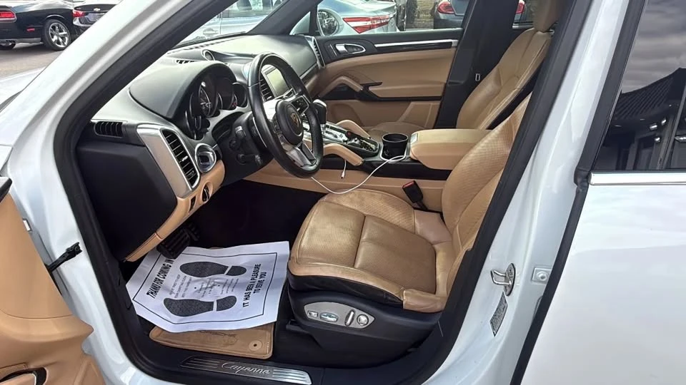 2016 Porsche 958 Cayenne - Image 9 of 20