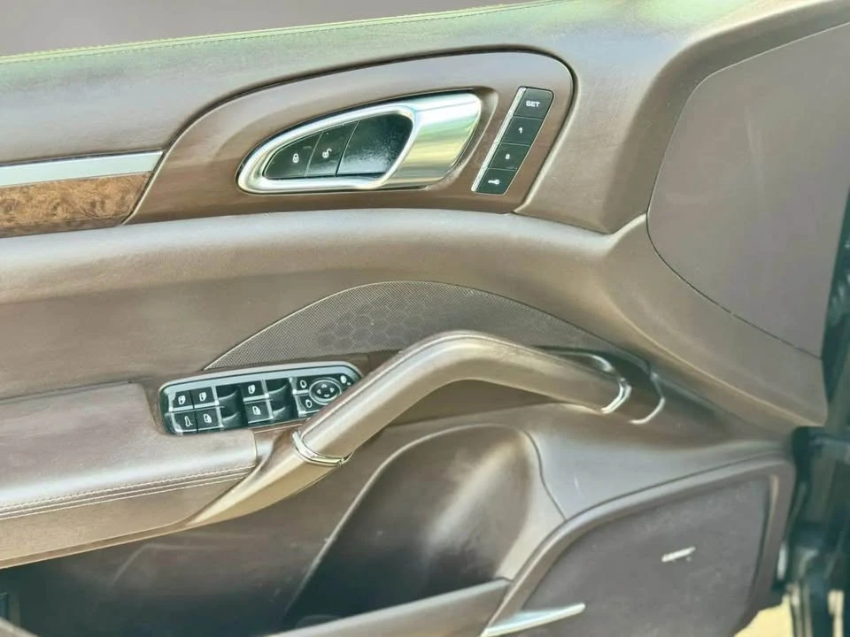 2016 Porsche 958 Cayenne - Image 15 of 21