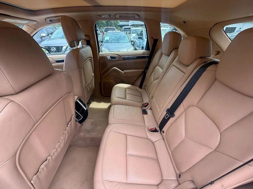 2016 Porsche 958 Cayenne - Image 10 of 13