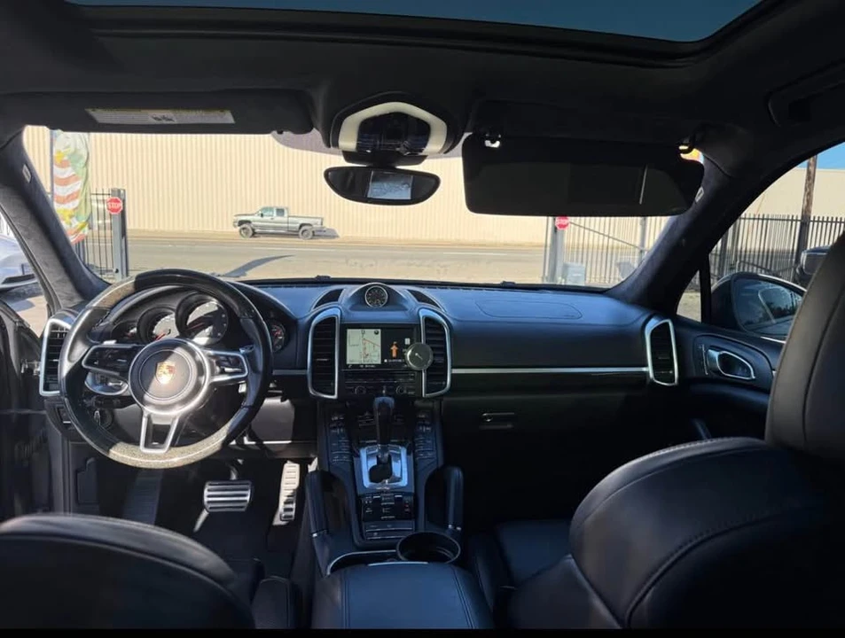 2016 Porsche 958 Cayenne - Image 9 of 10