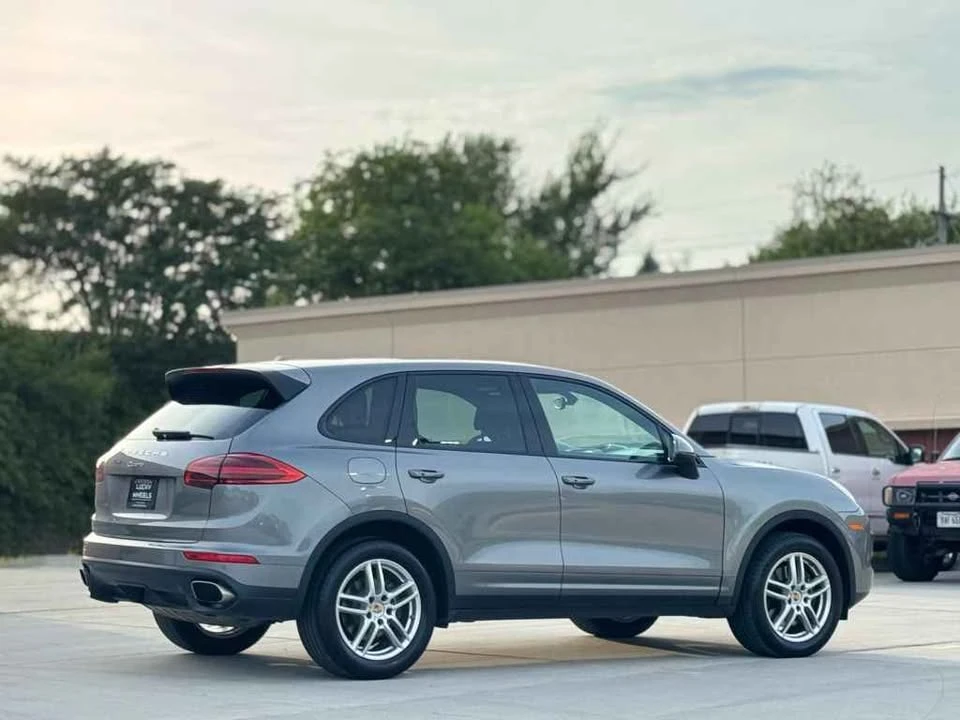2016 Porsche 958 Cayenne - Image 8 of 20