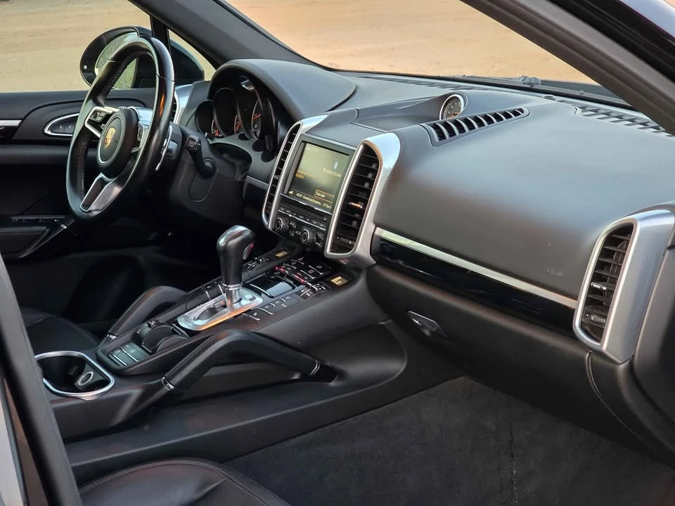 2016 Porsche 958 Cayenne - Image 14 of 14