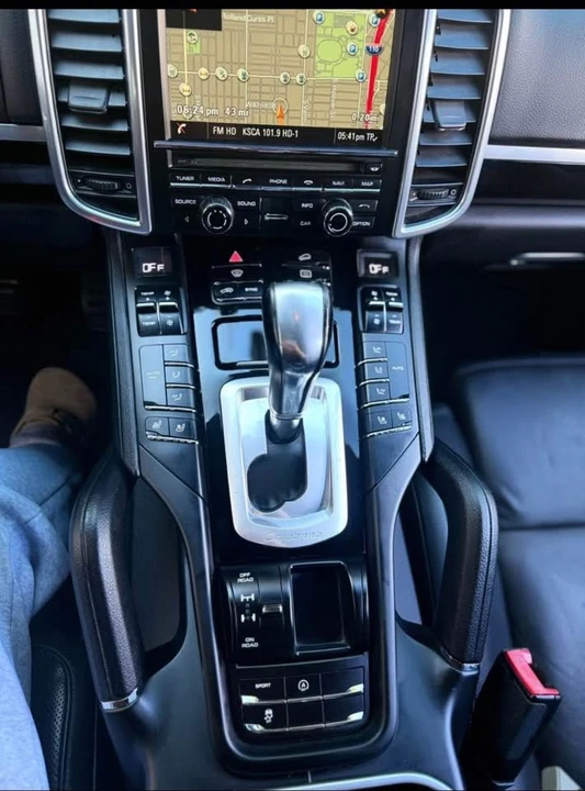 2016 Porsche 958 Cayenne - Image 5 of 10