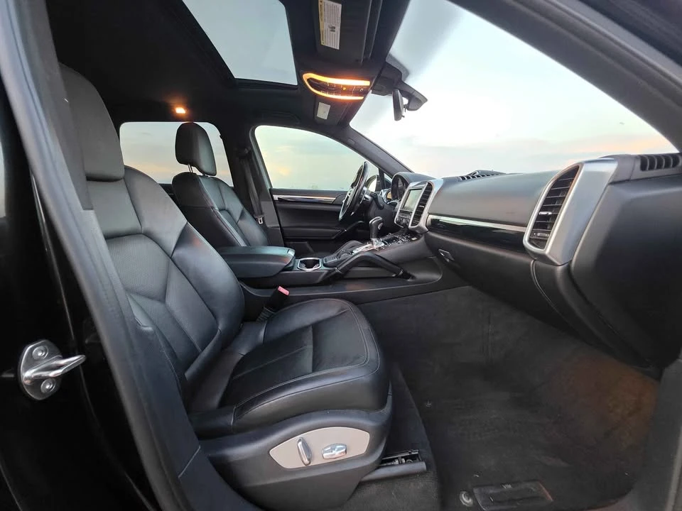 2016 Porsche 958 Cayenne - Image 13 of 18