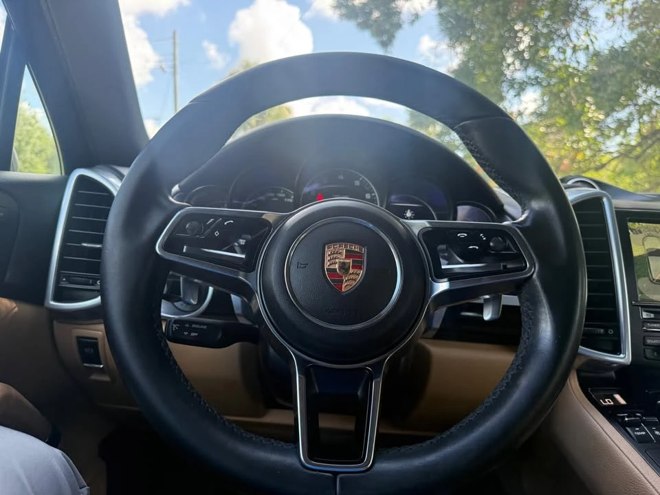 2016 Porsche 958 Cayenne - Image 9 of 10