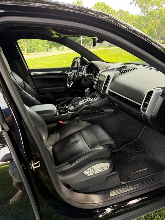 2016 Porsche 958 Cayenne - Image 3 of 6