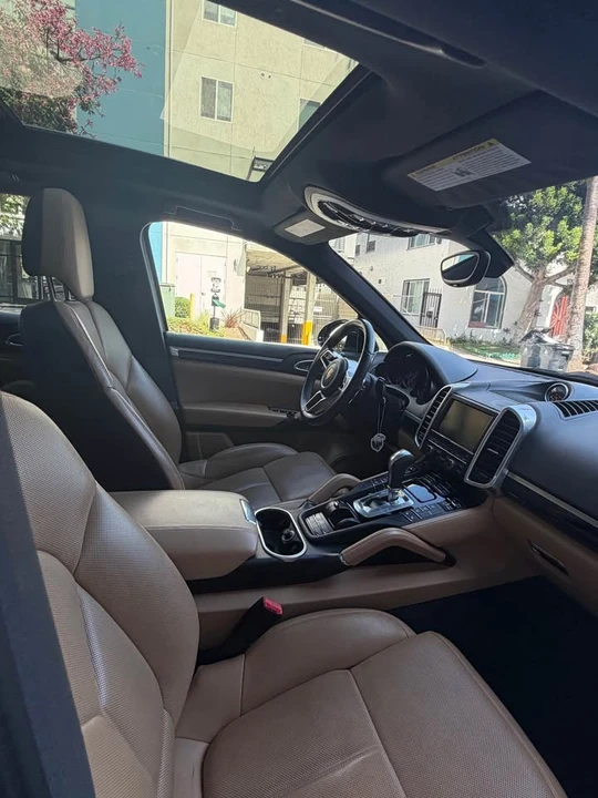 2016 Porsche 958 Cayenne - Image 10 of 16