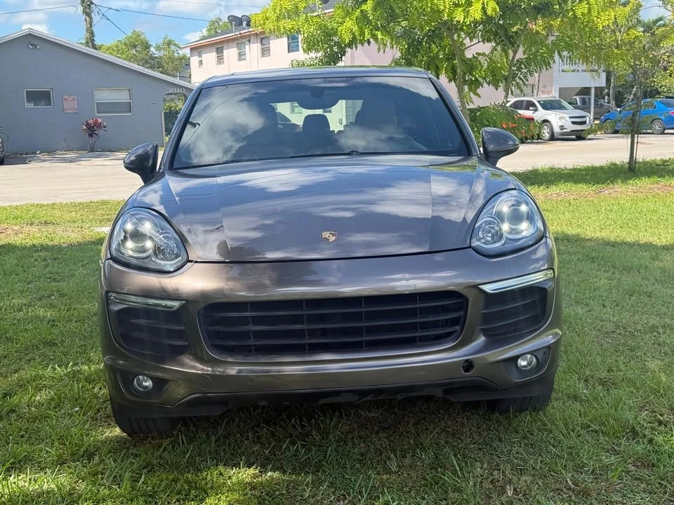 2016 Porsche 958 Cayenne - Image 2 of 10