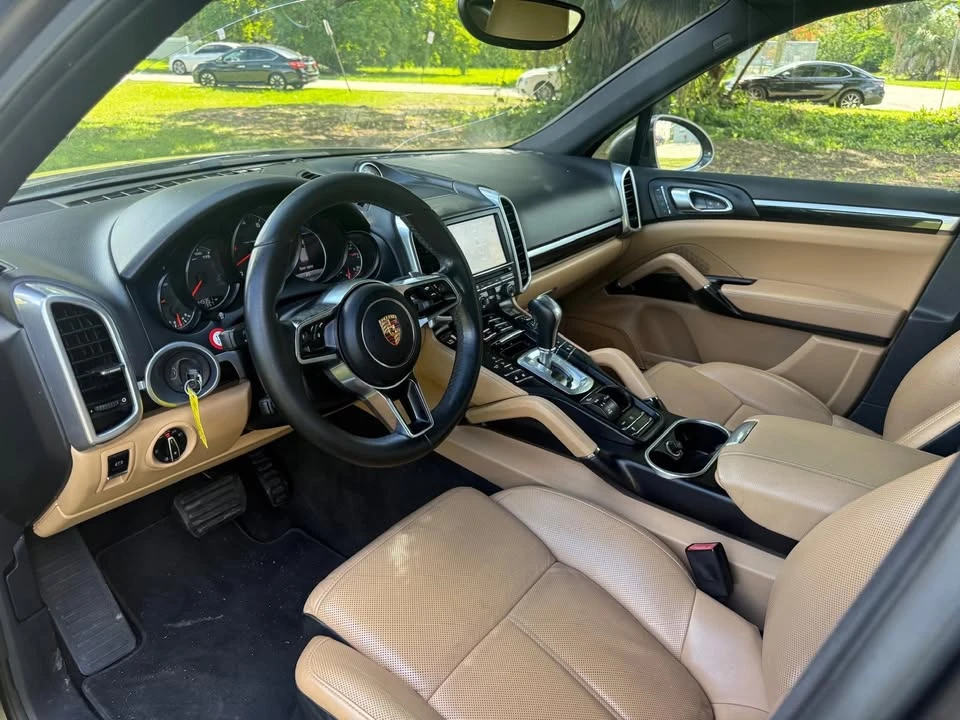 2016 Porsche 958 Cayenne - Image 7 of 10