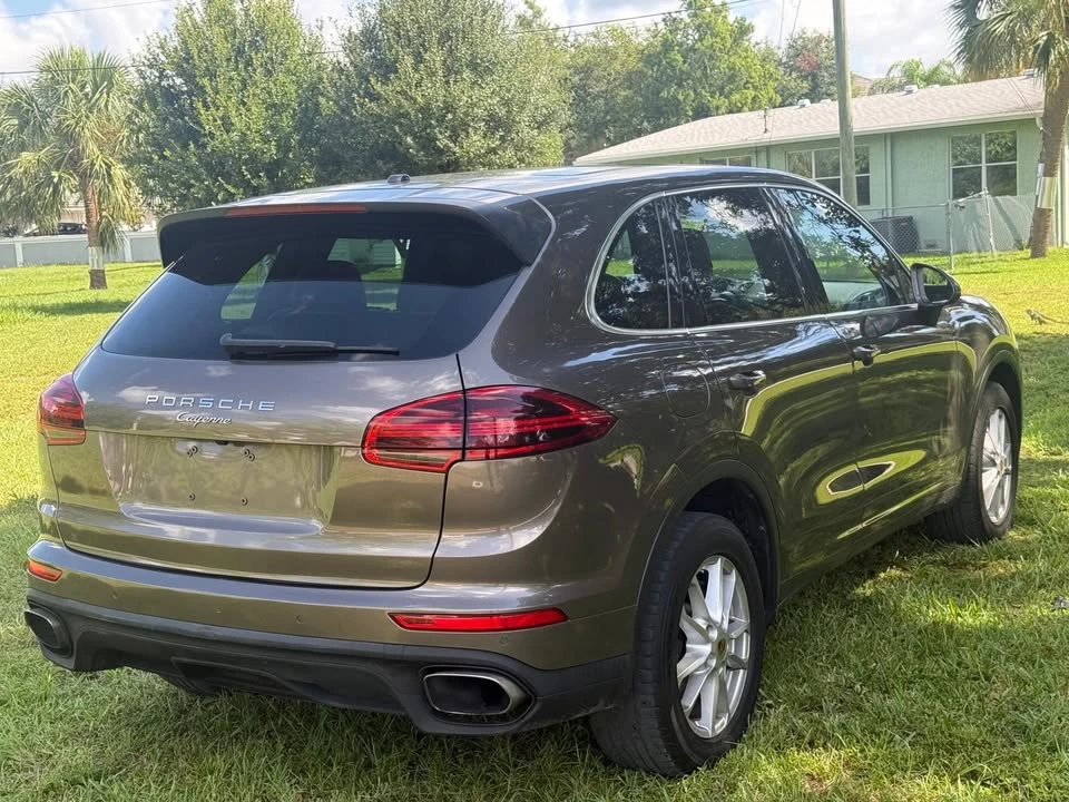 2016 Porsche 958 Cayenne - Image 3 of 10
