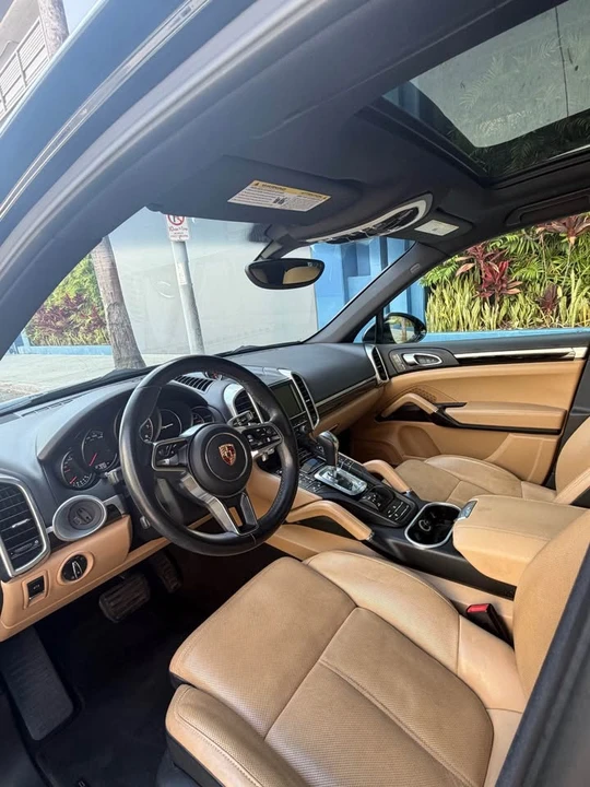 2016 Porsche 958 Cayenne - Image 9 of 16