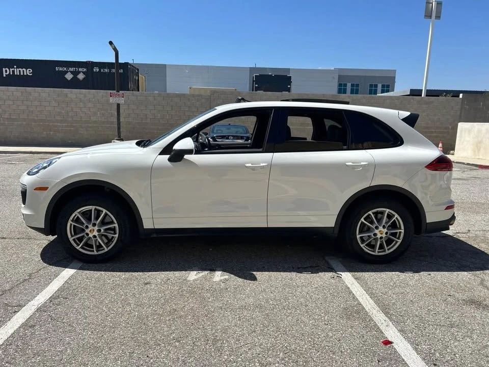 2016 Porsche 958 Cayenne - Image 8 of 14