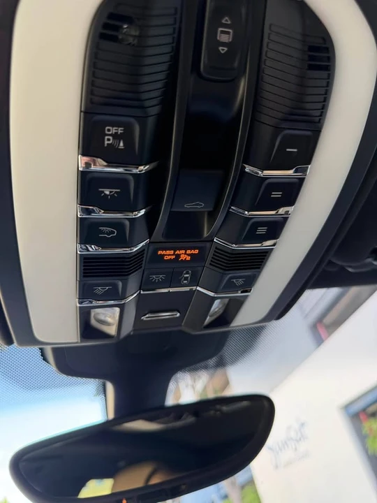 2016 Porsche 958 Cayenne - Image 16 of 16