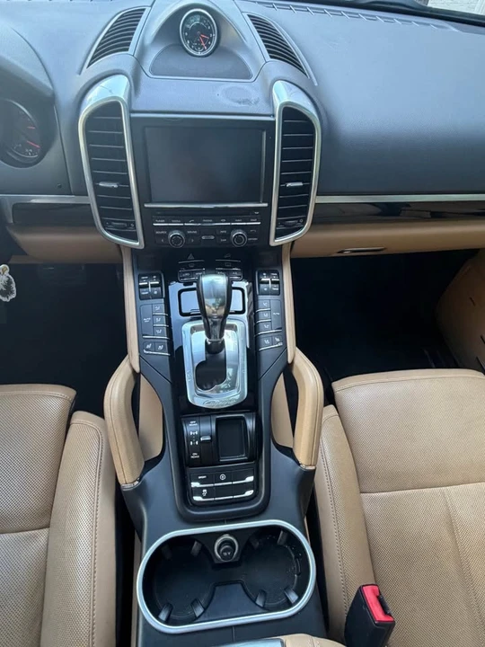 2016 Porsche 958 Cayenne - Image 11 of 16