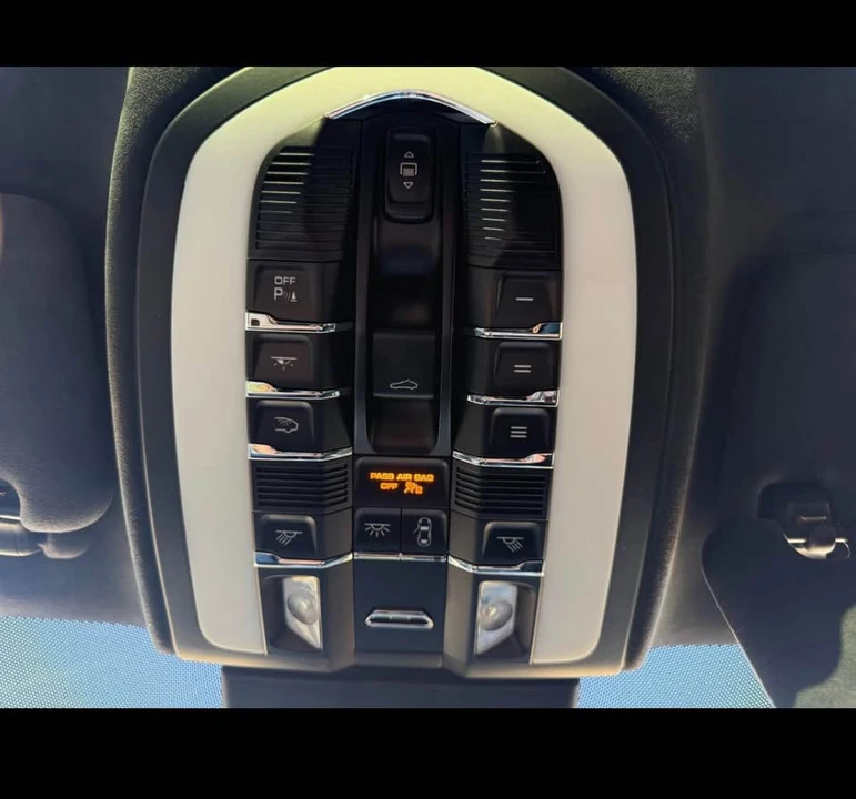 2016 Porsche 958 Cayenne - Image 8 of 10