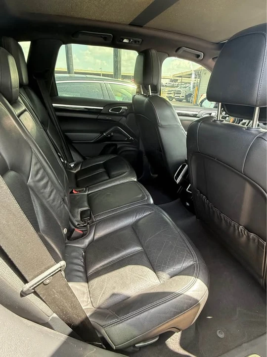 2016 Porsche 958 Cayenne - Image 9 of 10