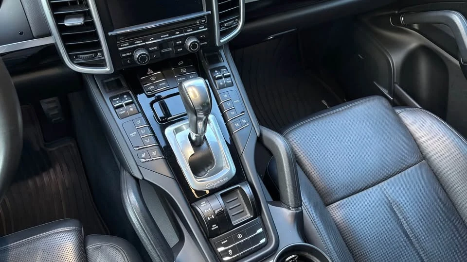 2016 Porsche 958 Cayenne - Image 18 of 19